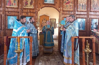 В день Рождества Пресвятой Богородицы правящий архиерей возглавил Литургию в Буйновичах