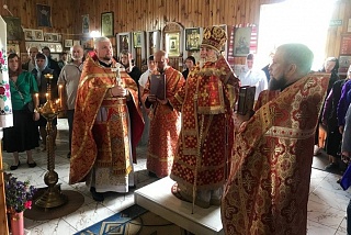 В Неделю о слепом епископ Леонид совершил Литургию в Вознесенском храме г. п. Комарин Брагинского района