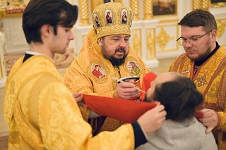 Епископ Авксентий совершил воскресную Литургию в соборе Рождества Пресвятой Богородицы Юровичского монастыря